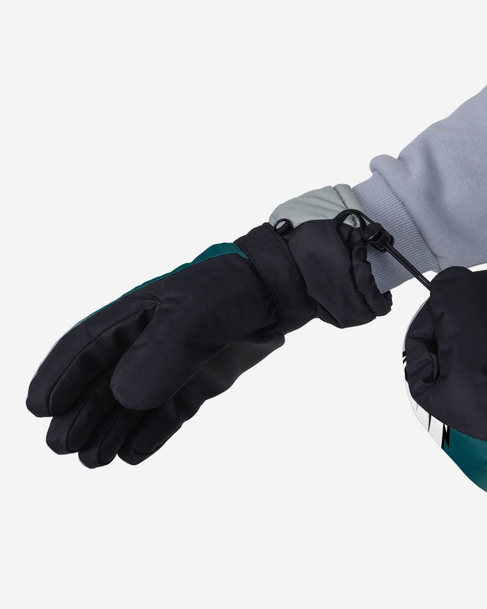 Philadelphia Eagles Gradient Logo Insulated Gloves FOCO - FOCO.com
