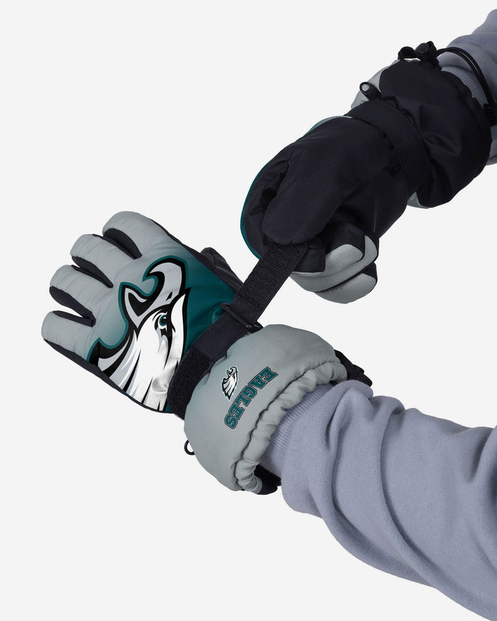Philadelphia Eagles Gradient Logo Insulated Gloves FOCO - FOCO.com