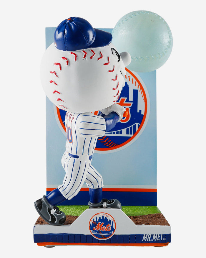 Mr Met New York Mets Mascot Action Pose Light Up Ball Bobblehead FOCO - FOCO.com