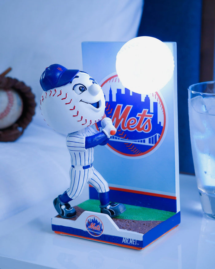 Mr Met New York Mets Mascot Action Pose Light Up Ball Bobblehead FOCO - FOCO.com