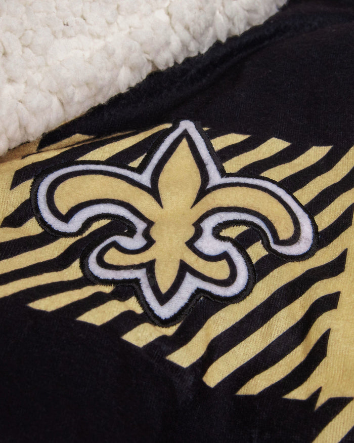 New Orleans Saints Lounge Life Reversible Robe FOCO - FOCO.com