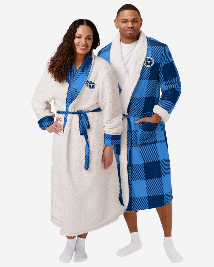 Tennessee Titans Lounge Life Reversible Robe FOCO S/M - FOCO.com