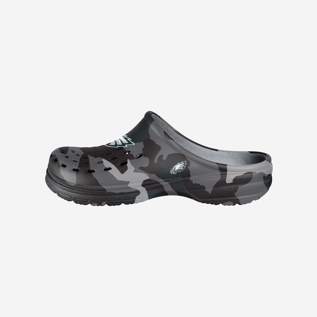 Philadelphia Eagles Tonal Camo Clog FOCO S - FOCO.com