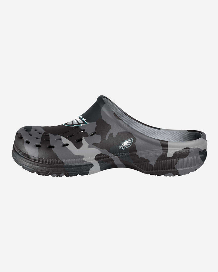 Philadelphia Eagles Tonal Camo Clog FOCO S - FOCO.com