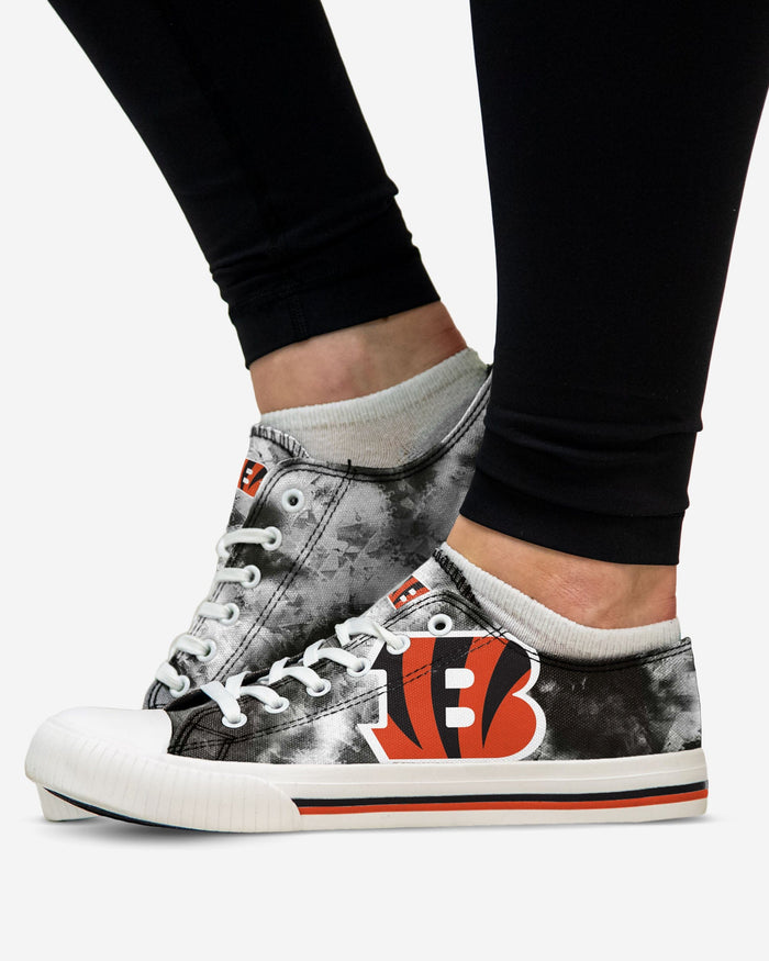 Cincinnati Bengals Womens Low Top Tie-Dye Canvas Shoe FOCO - FOCO.com