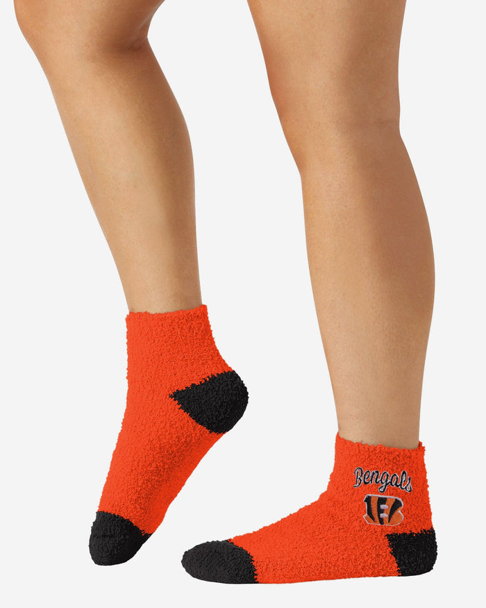 Cincinnati Bengals 2 Pack Womens Script Logo Fuzzy Ankle Socks FOCO - FOCO.com