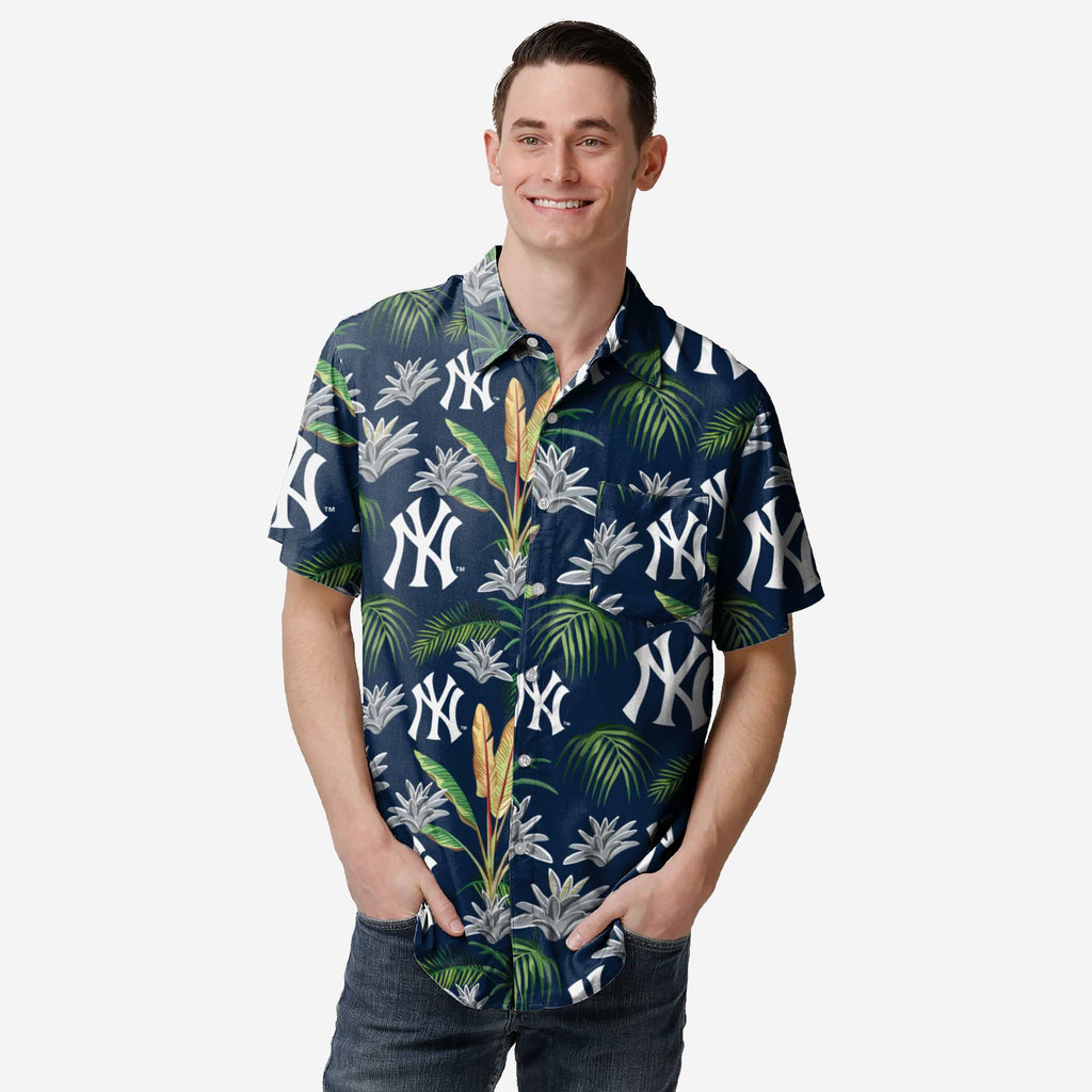 New York Yankees Victory Vacay Button Up Shirt FOCO S - FOCO.com